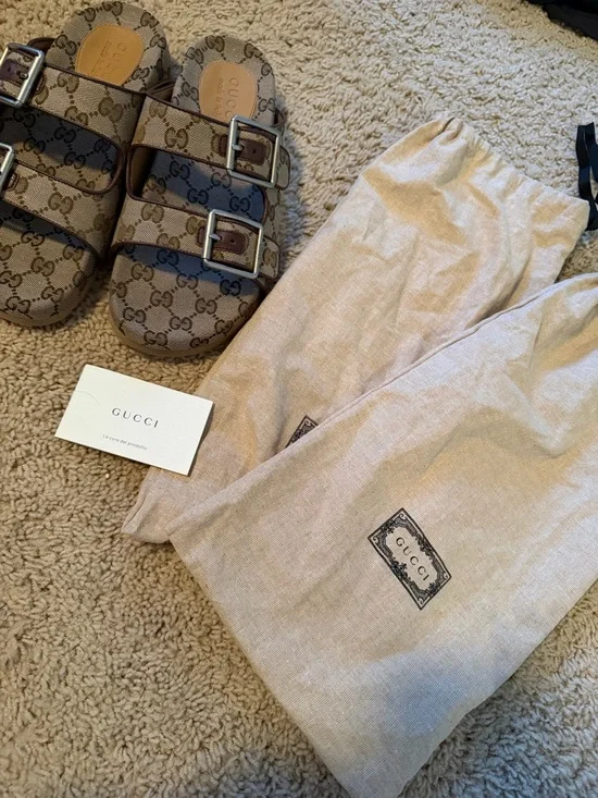 Gucci Brown Beige GG Monogram Double-Buckle Slides - Picture 3 of 4
